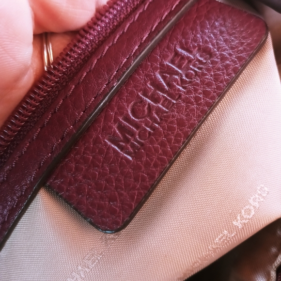 Micheal kors raven medium crossbody - Picture 9 of 10